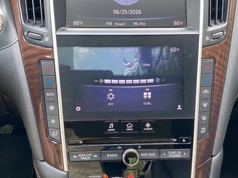 Used 2018 INFINITI Q50 Luxe RWD image 32