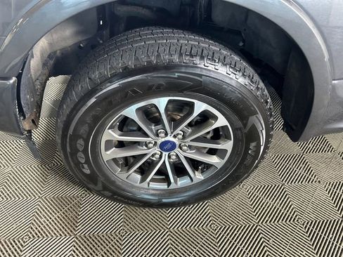 Used 2019 Ford F150 XLT w/ Equipment Group 302A Luxury AWD/4WD image 9