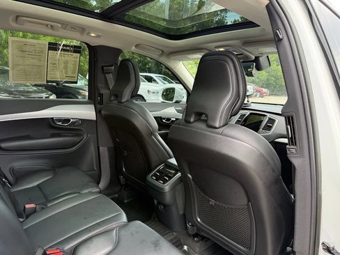 Used 2023 Volvo XC90 B5 Core w/ Protection Package AWD/4WD image 32