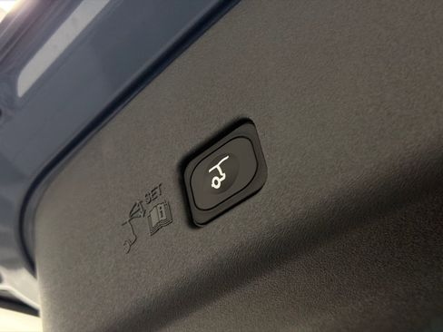 New 2026 Lincoln Nautilus Premier w/ Equipment Group 102A image 9