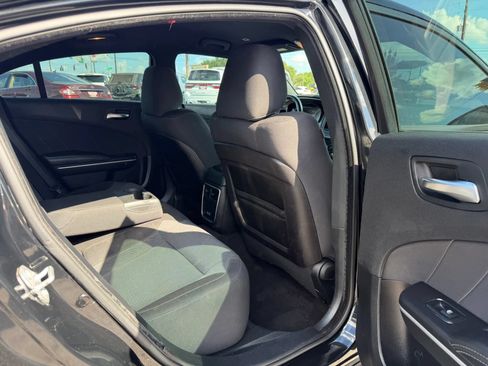 Used 2019 Dodge Charger SXT RWD image 8