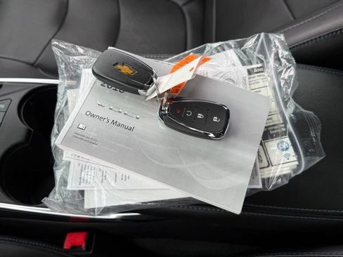 Used 2018 Chevrolet Volt Premier w/ Driver Confidence Package FWD image 3