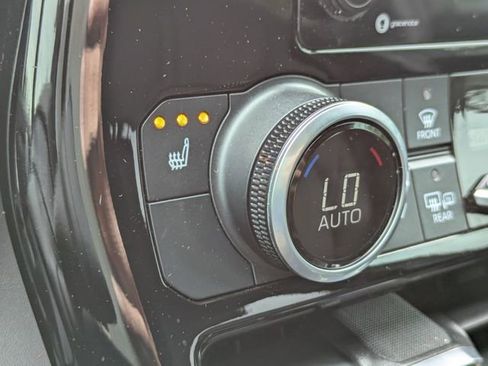 Used 2021 Toyota Highlander XSE FWD image 24
