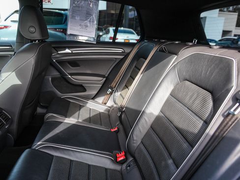 Used 2019 Volkswagen Golf R 4-Door image 16