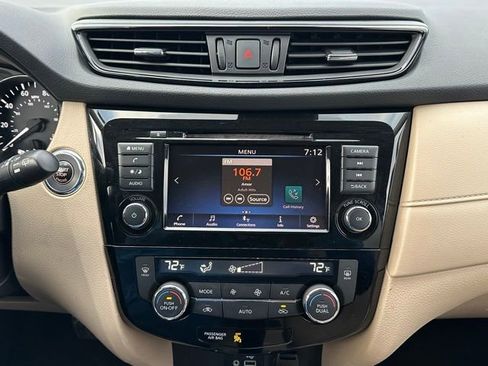 Used 2020 Nissan Rogue SV image 31