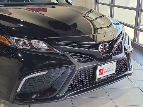 Certified 2023 Toyota Camry SE image 7
