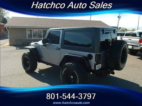 Used 2016 Jeep Wrangler Rubicon w/ Power Convenience Group image 3