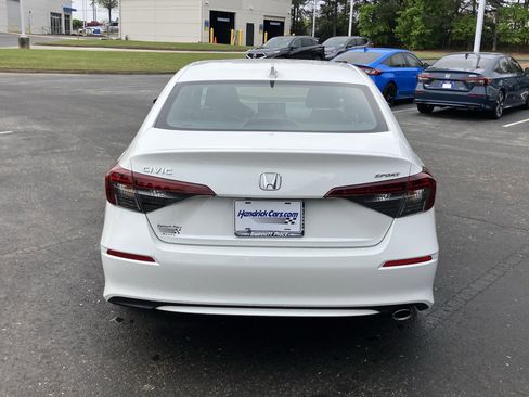 Used 2025 Honda Civic Sport image 9