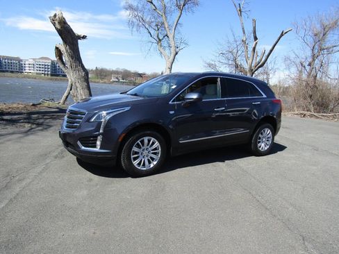 Used 2019 Cadillac XT5 AWD image 1