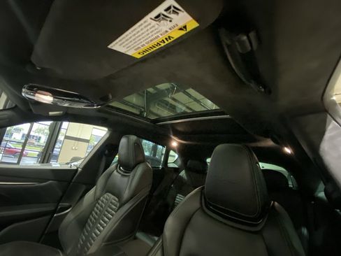 Used 2022 Maserati Levante Trofeo AWD/4WD image 14