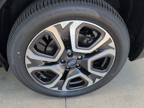 Used 2025 Subaru Ascent Limited image 11