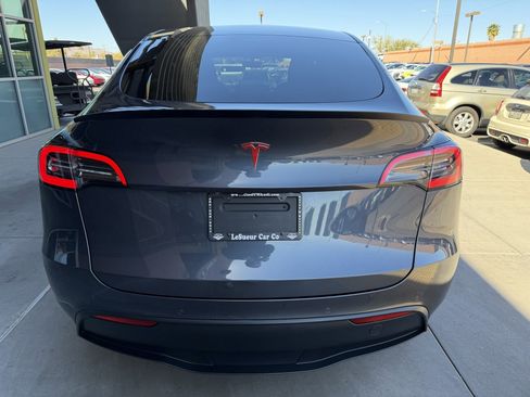 Used 2020 Tesla Model Y Long Range image 13
