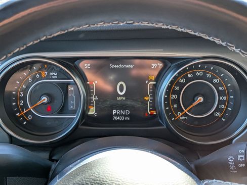 Used 2022 Jeep Wrangler Unlimited Sahara image 16