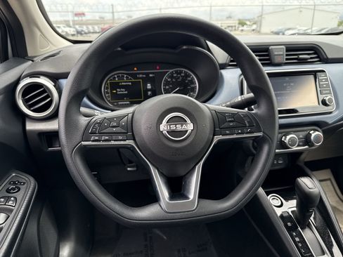 Used 2025 Nissan Versa SV FWD image 11