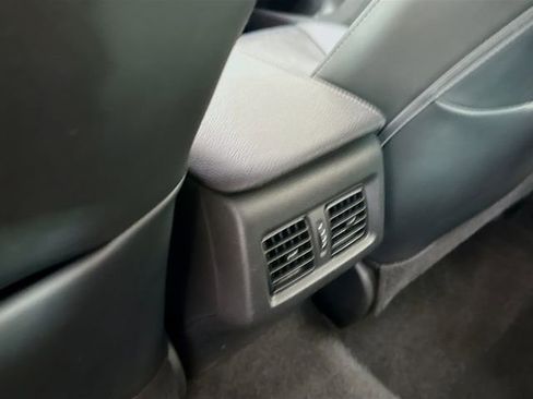 Used 2020 Toyota Camry XLE image 24