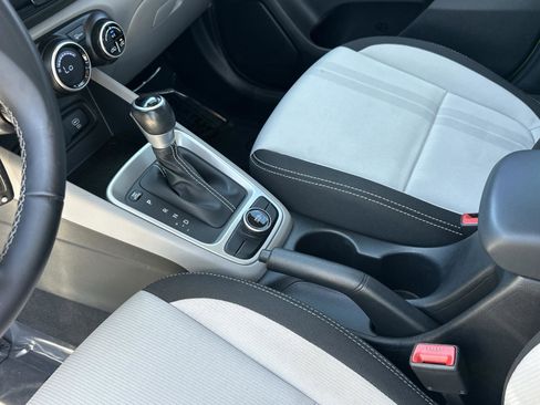 Certified 2023 Hyundai Venue SEL image 19