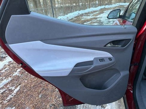 Used 2022 Chevrolet Bolt EUV Premier w/ Sun & Sound Package image 17