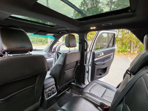 Used 2018 Ford Explorer Sport w/ Equipment Group 401A AWD/4WD image 35