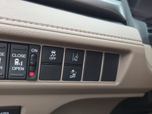 Used 2019 Honda Odyssey EX image 20