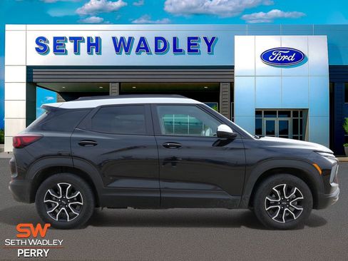 Used 2025 Chevrolet TrailBlazer ACTIV w/ Convenience Package image 2