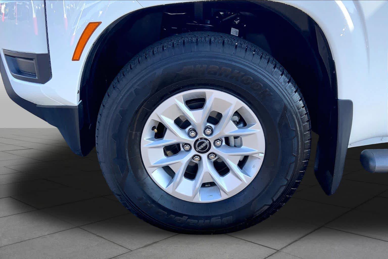 Used 2026 Nissan Frontier S w/ Tow Package RWD image 11