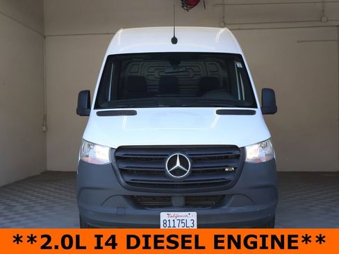 Used 2022 Mercedes-Benz Sprinter 2500 image 4