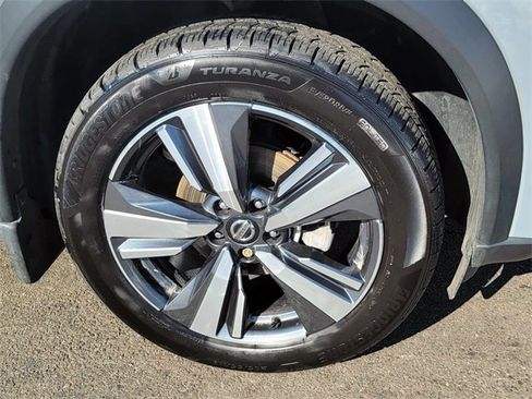 Used 2021 Nissan Rogue SL w/ Premium Package image 8