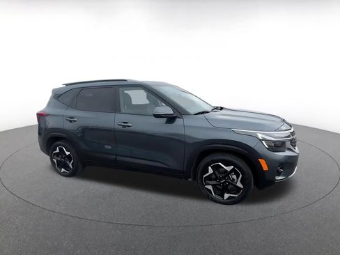 Used 2025 Kia Seltos S FWD image 2