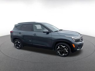 Used 2025 Kia Seltos S FWD video 2