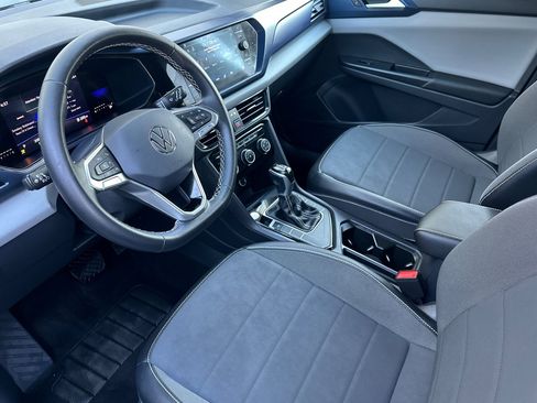 Certified 2023 Volkswagen Taos SE w/ Black Wheel Package image 11