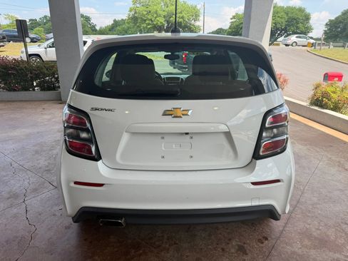 Used 2017 Chevrolet Sonic LT FWD image 5