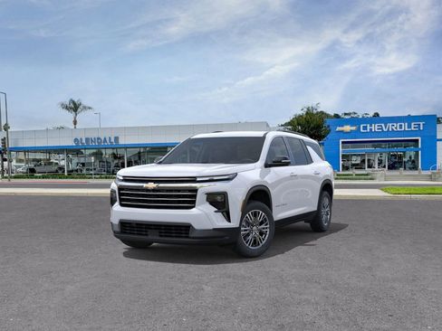 New 2026 Chevrolet Traverse LT w/ Driver Confidence Package image 8