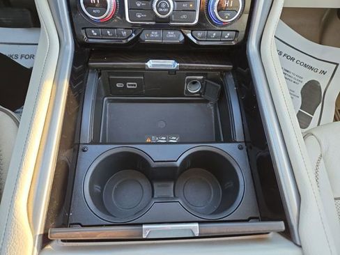 Used 2021 GMC Yukon XL Denali w/ Denali Premium Package image 22