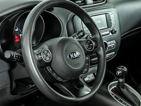 Used 2017 Kia Soul + FWD image 18