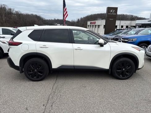 Certified 2023 Nissan Rogue SV image 6