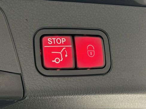 Certified 2025 Mercedes-Benz GLB 250 image 20