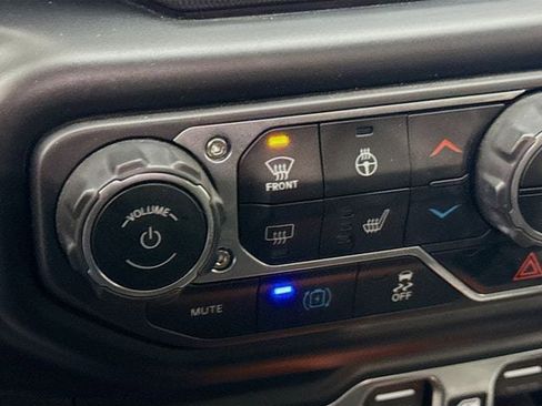 Used 2022 Jeep Wrangler Sahara w/ Cold Weather Group image 22