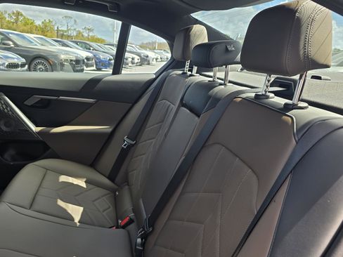 New 2026 BMW 550e xDrive image 15