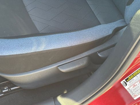 Used 2025 Nissan Versa SV image 22