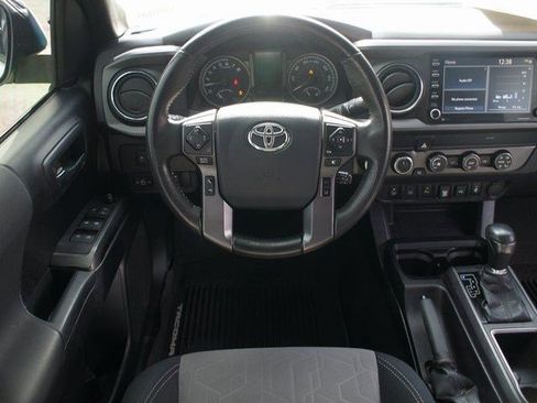 Used 2020 Toyota Tacoma TRD Sport w/ Technology Package image 5