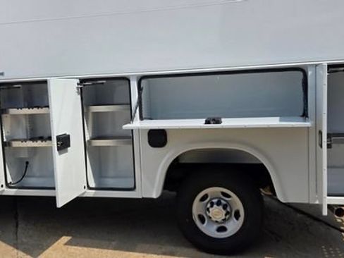New 2026 Chevrolet Express 3500 w/ Power Convenience Package RWD image 9