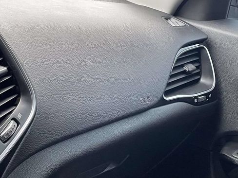Used 2019 Jeep Cherokee Latitude Plus FWD image 30