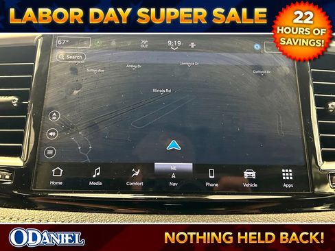 Used 2025 Chrysler Pacifica Limited FWD image 17