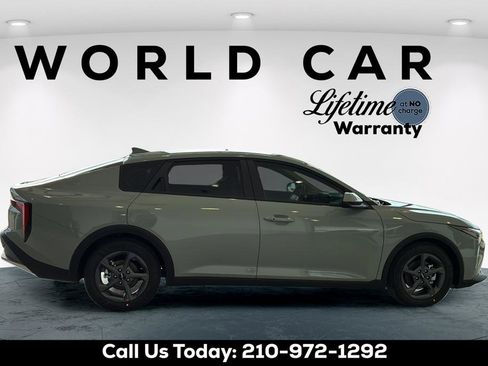 New 2026 Kia K4 FWD image 15