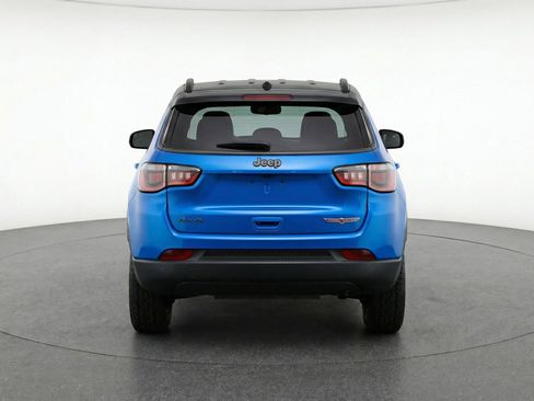 Used 2025 Jeep Compass Trailhawk image 7