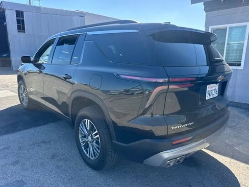 Used 2026 Chevrolet Traverse LT FWD image 7