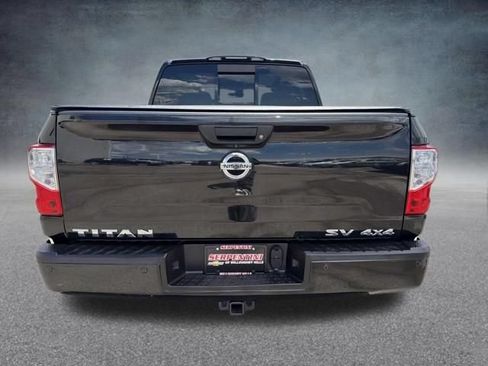 Used 2017 Nissan Titan SV AWD/4WD image 7
