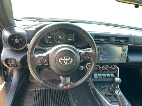 Used 2024 Toyota GR86 RWD image 12