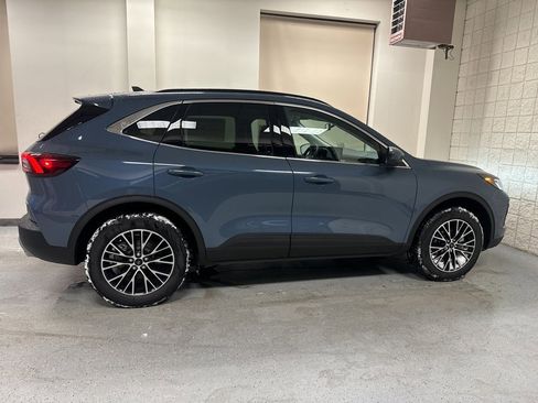 New 2026 Ford Escape SE w/ PHEV Premium Package image 23