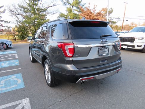 Used 2017 Ford Explorer XLT w/ Equipment Group 202A image 7
